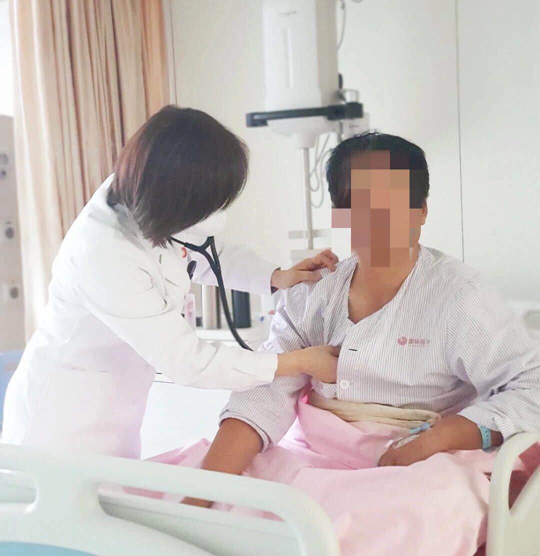 這種胸悶、胸痛要注意！你該去做這項(xiàng)檢查