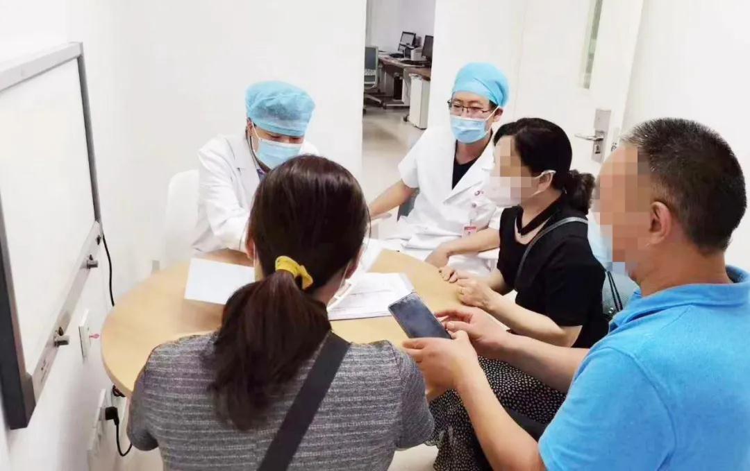 險(xiǎn)！桃核卡在氣道上  這個急救方法你得掌握