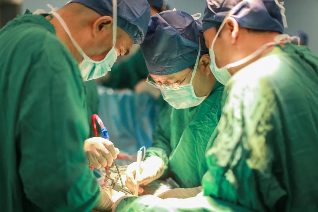 世界首例！我院骨科完成高難度、高科技3D打印可動人工頸椎-椎間盤復合體植入術(shù)