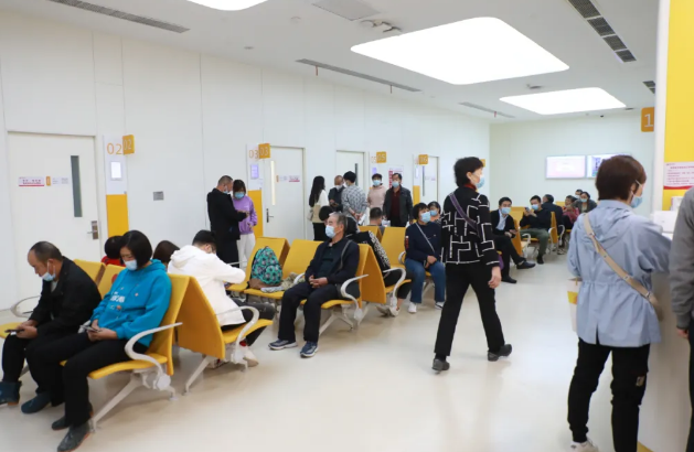 專家提醒：暴飲暴食容易誘發(fā)急性胰腺炎等疾?。?>
				             </a>
                <div   id=