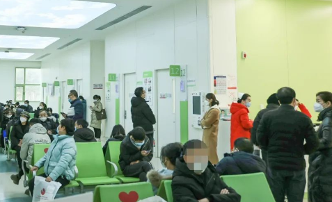 節(jié)后首個(gè)工作日|不停歇，他們?nèi)κ刈o(hù)患者健康！