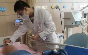危急重癥、“大白肺” 90%以上恢復(fù)良好，他們?nèi)绾巫龅降模?>
				             </a>
                <div   id=