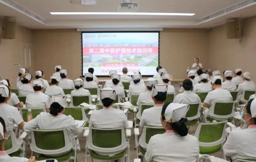 辨證、貼敷、耳穴……解鎖中醫(yī)護理“新技能”