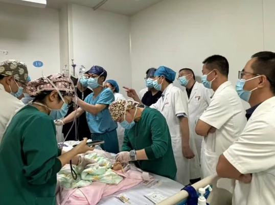 車輪碾過5歲男孩胸口之后